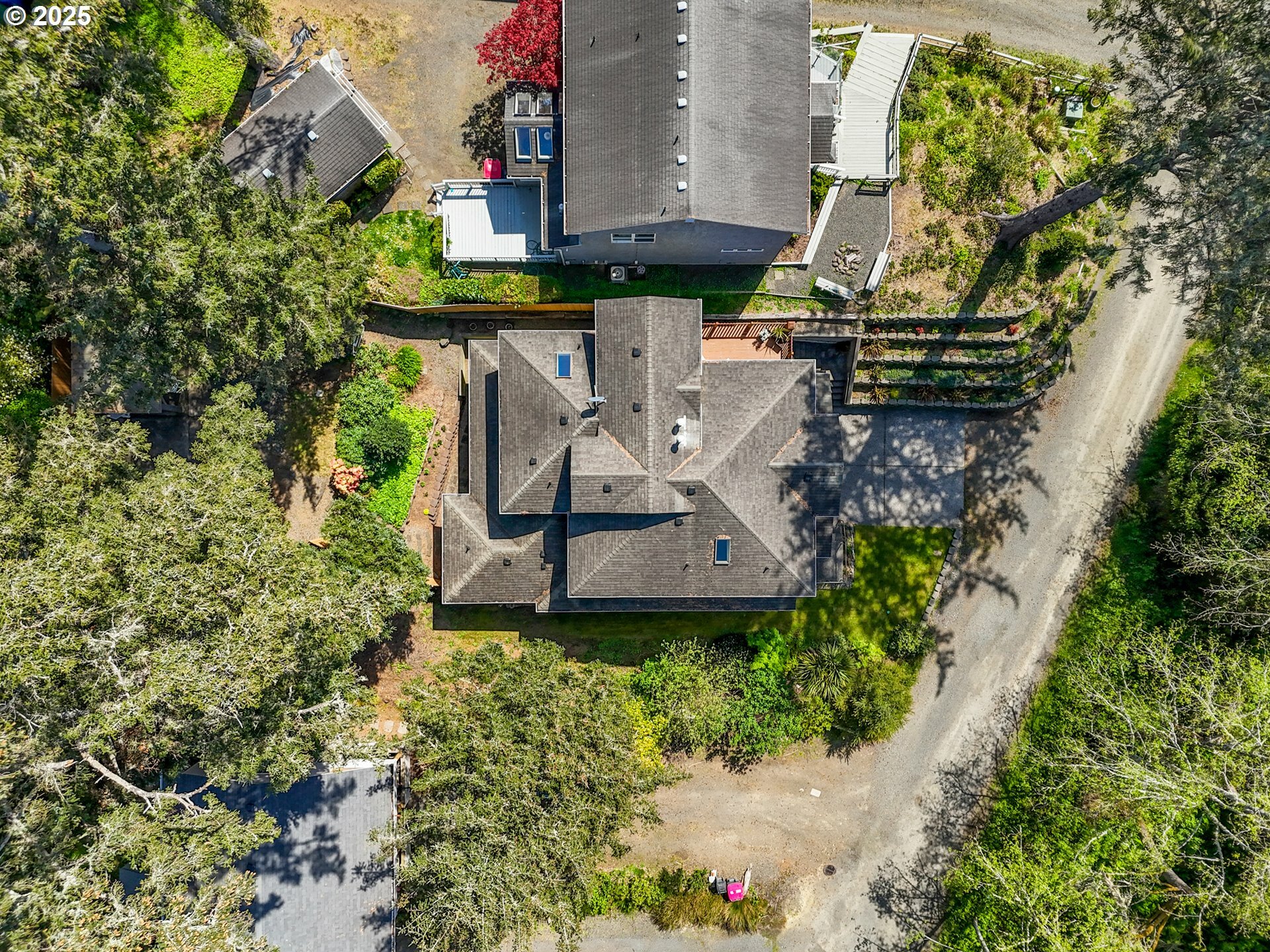Property Photo: 571 Antler Rd OR 97110