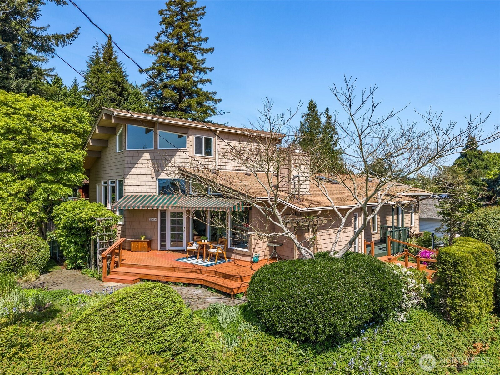 Property Photo: 21646 3rd Avenue S WA 98198