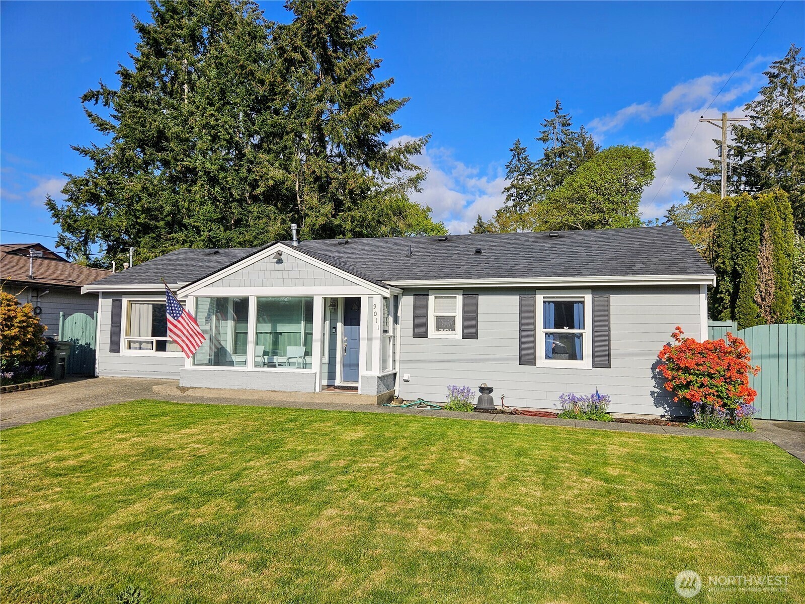9011  Waverly Drive SW  Lakewood WA 98499 photo