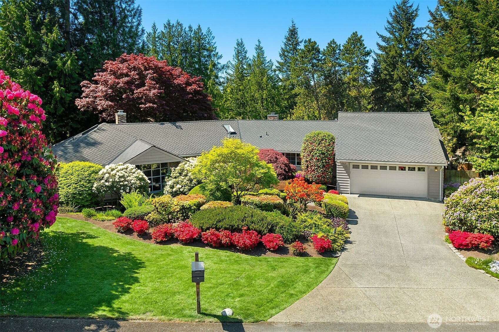 Property Photo: 2709 86th Avenue NE WA 98004