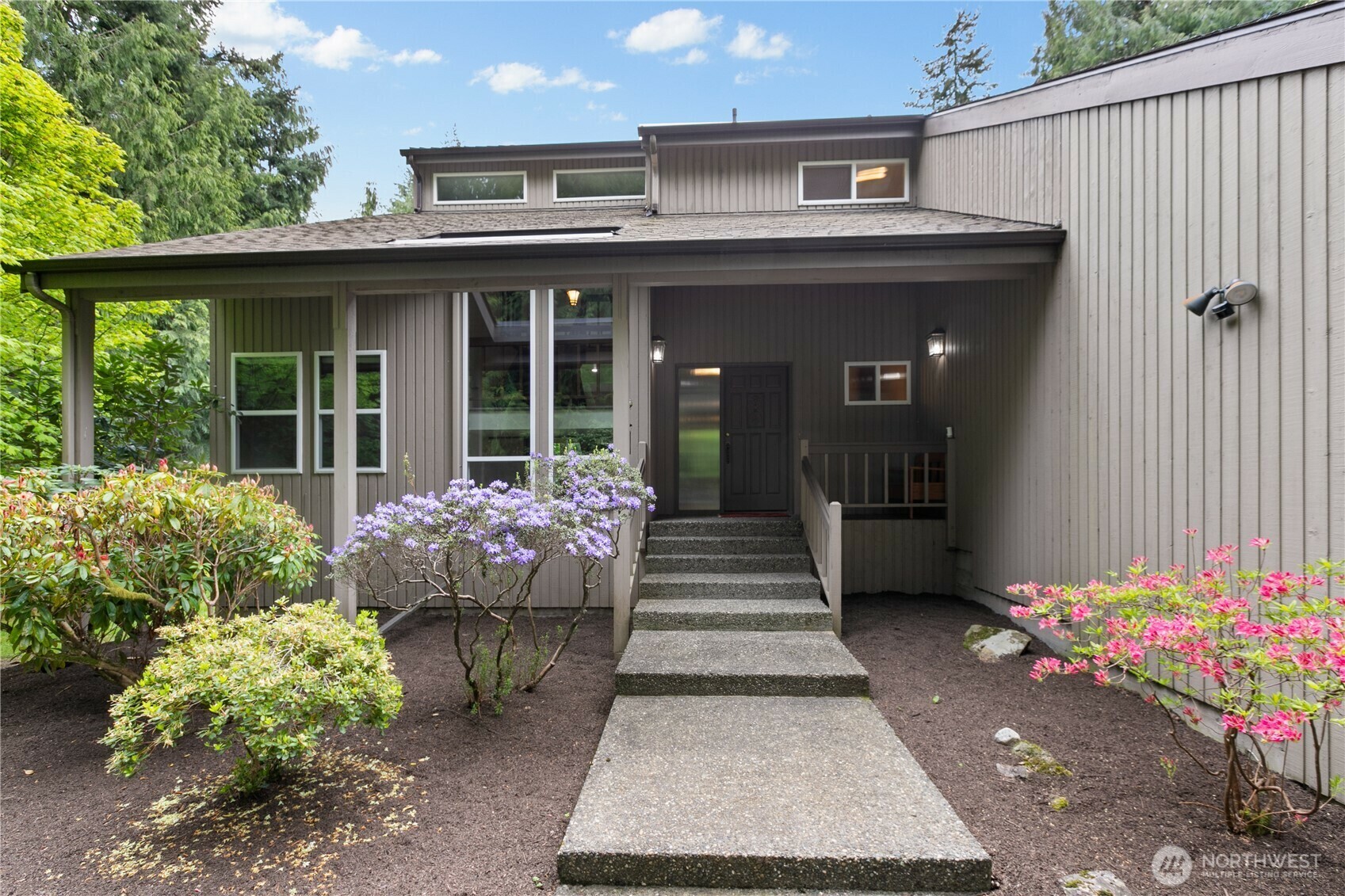 Property Photo: 21521 47th Avenue SE WA 98021