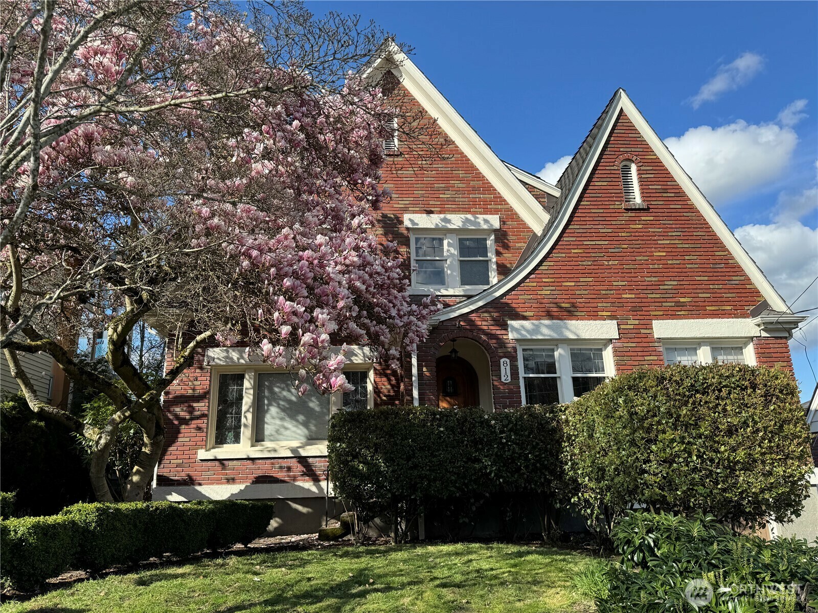 Property Photo: 812 W Barrett Street WA 98119