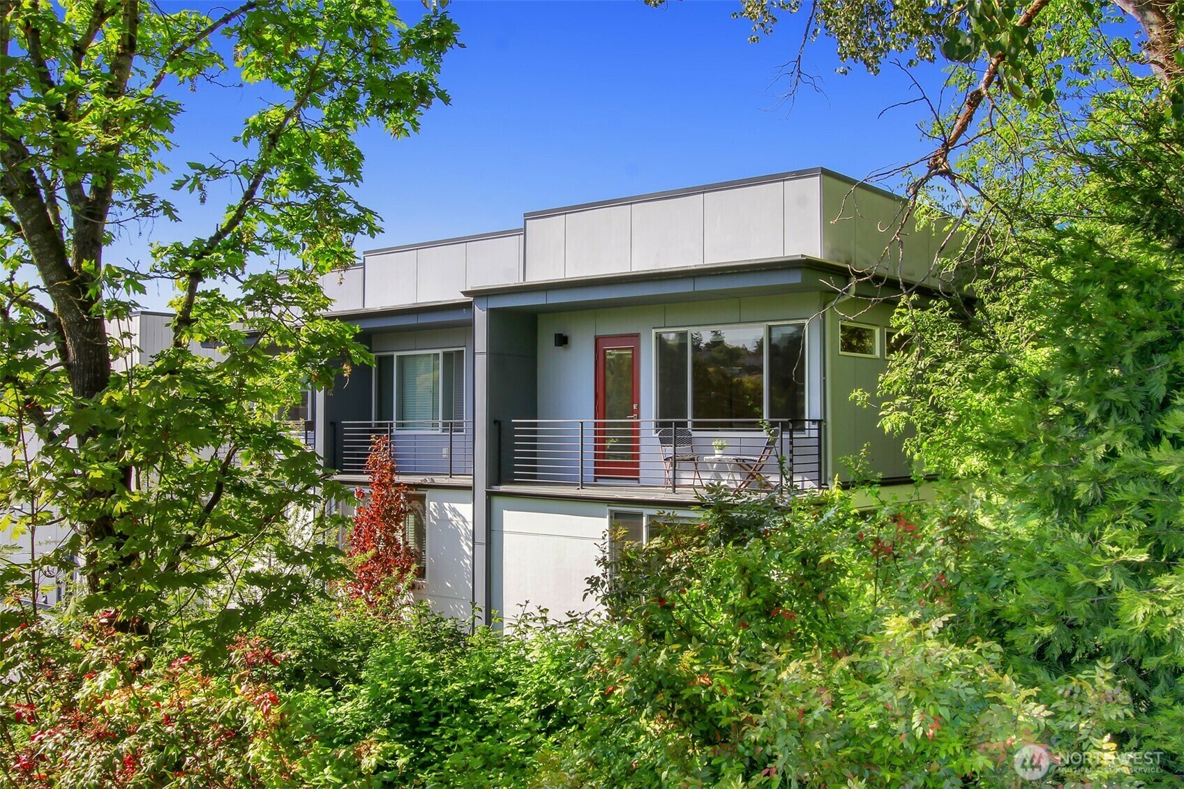 Property Photo: 3664 Courtland Place S WA 98144