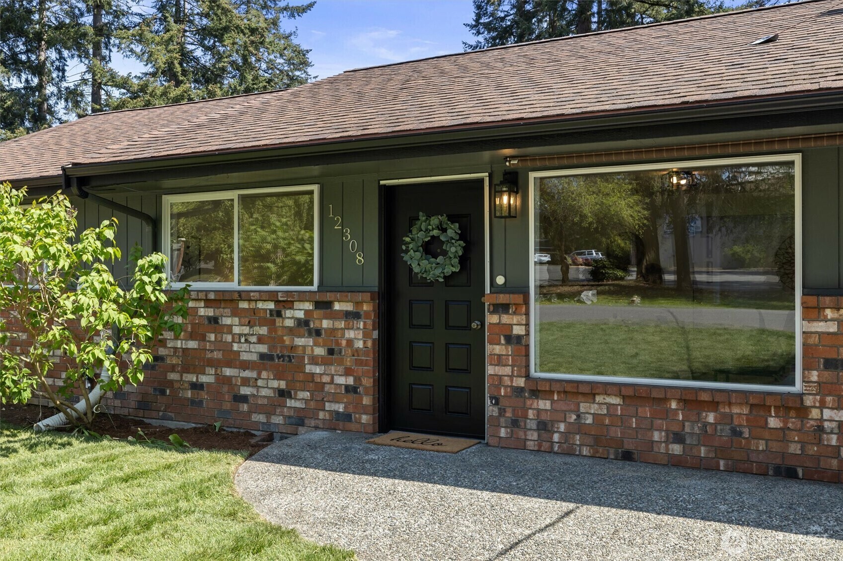 Property Photo: 12308 8th Avenue NE WA 98125