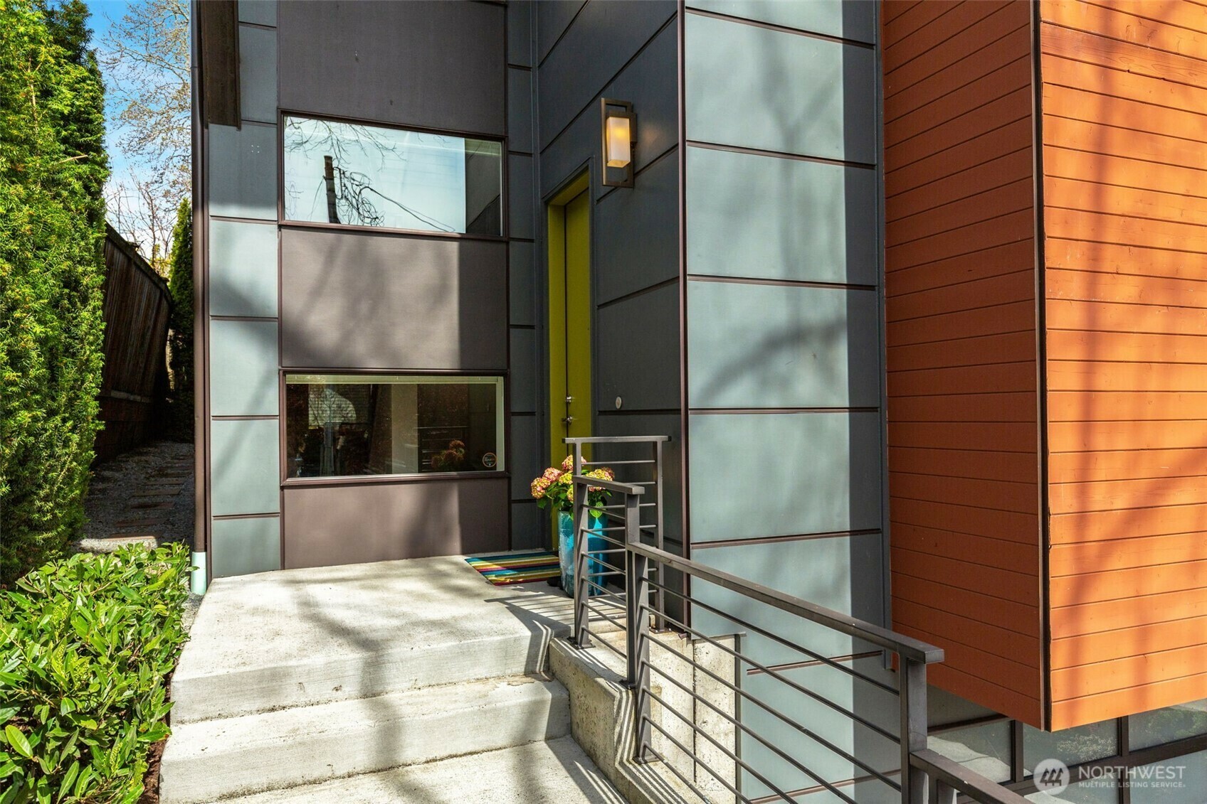 Property Photo: 2312 E Thomas Street WA 98112