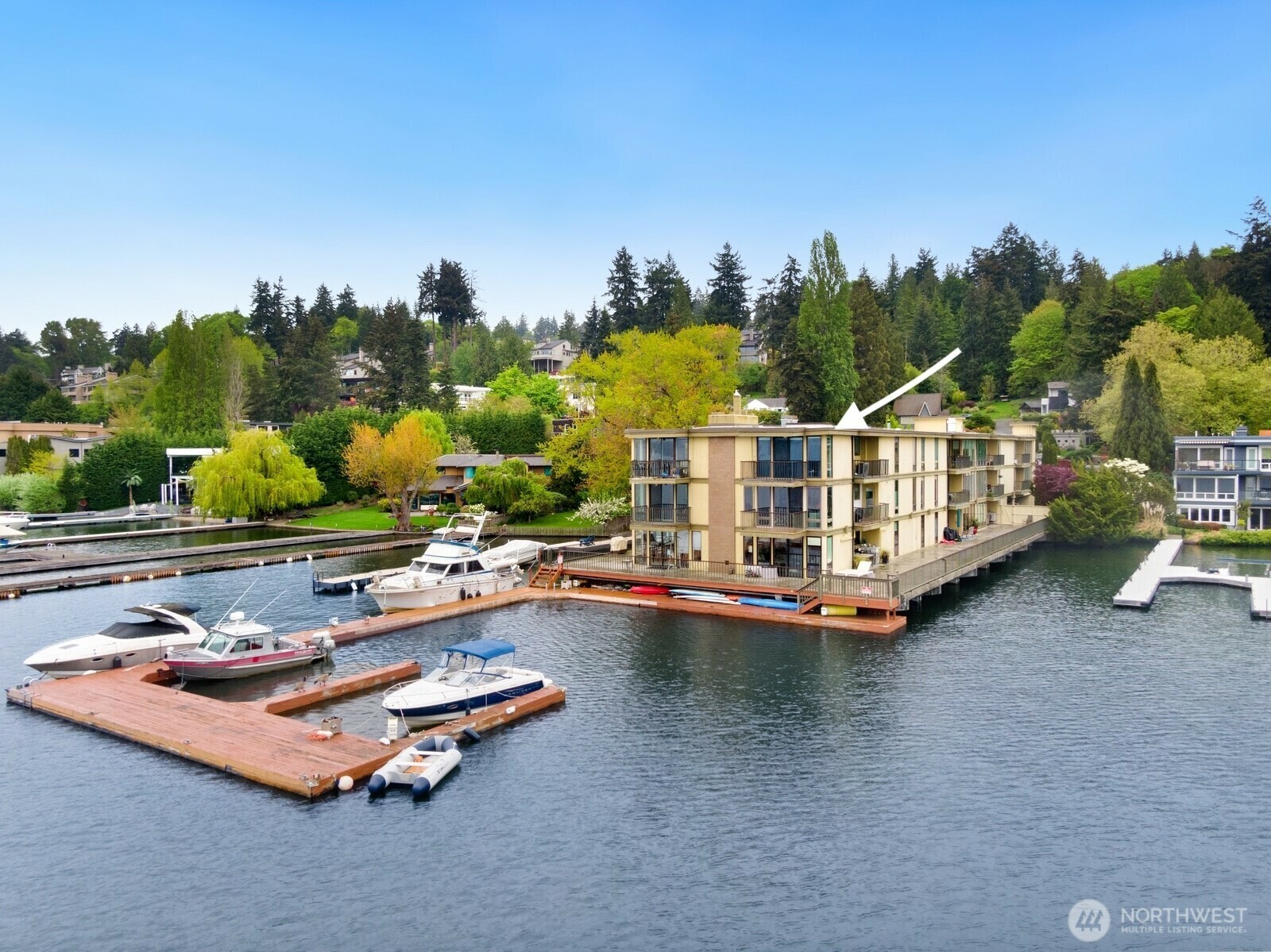 Property Photo: 4561 NE Lake Washington Blvd. 308 WA 98033