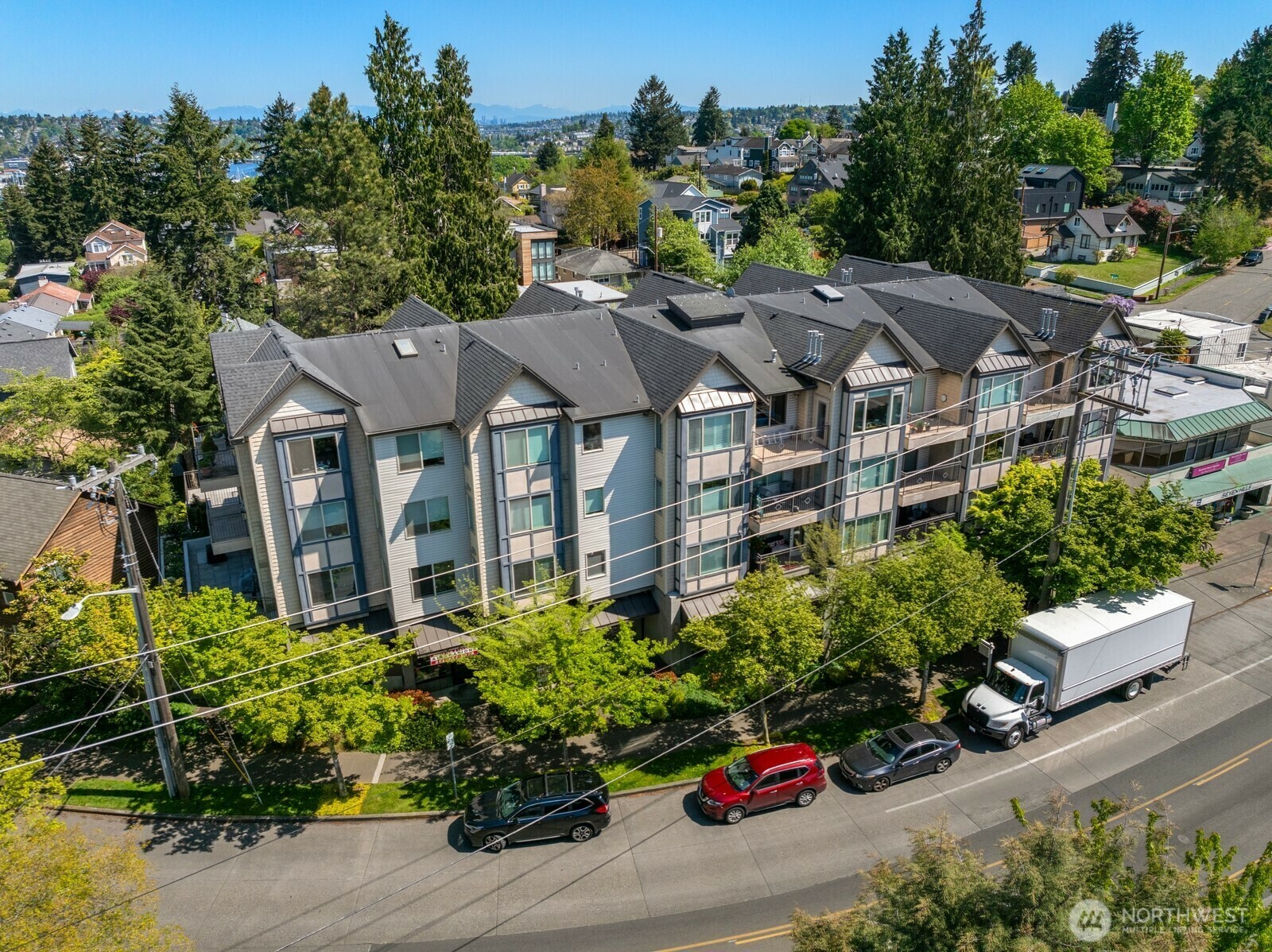 Property Photo:  3121 W Government Way 204  WA 98199 