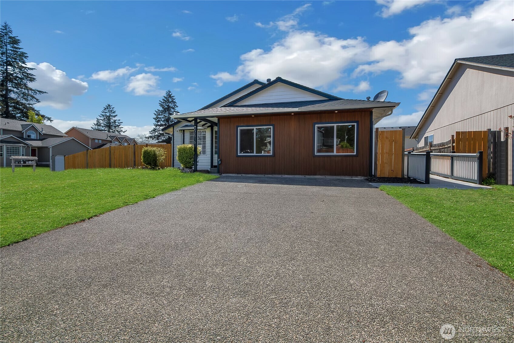 Property Photo: 22516 45th Avenue E WA 98387