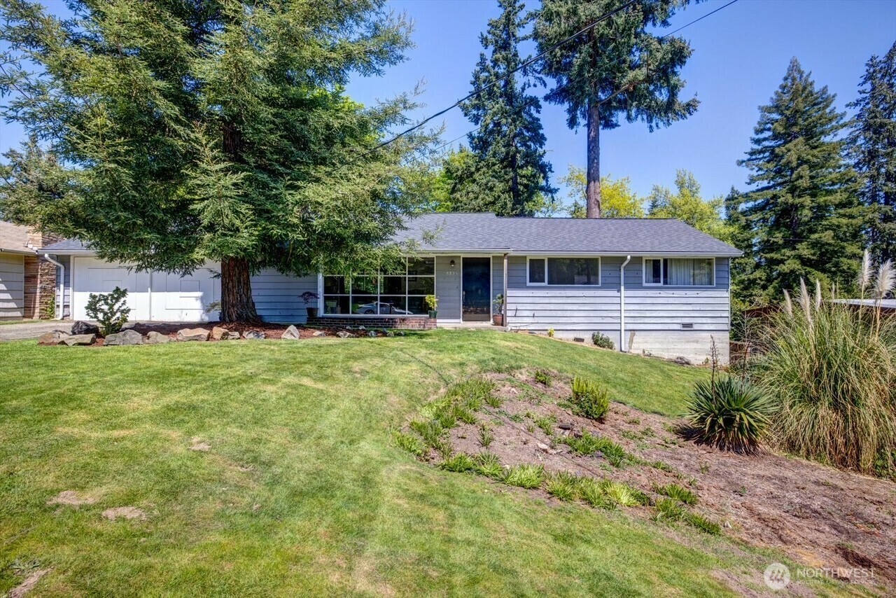 Property Photo:  8836 SE 39th Street  WA 98040 