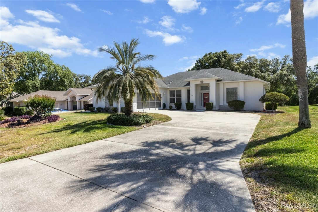 Property Photo:  408 W Crestmont Court  FL 34465 