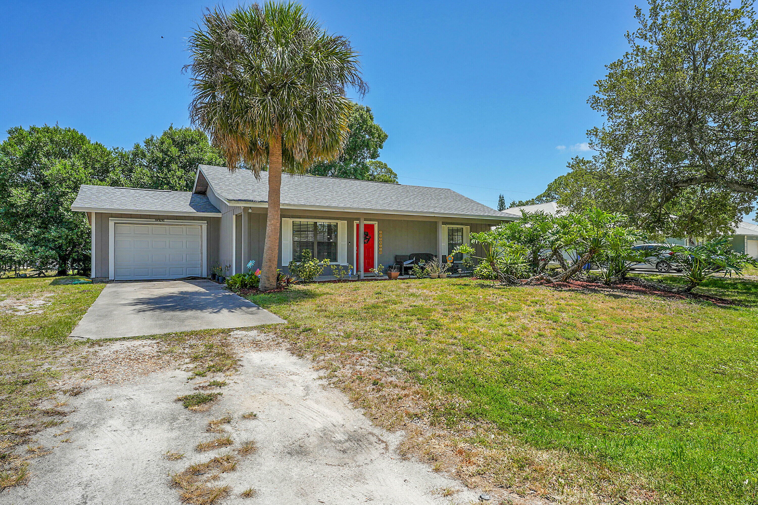 Property Photo: 1420 18th Avenue SW FL 32962
