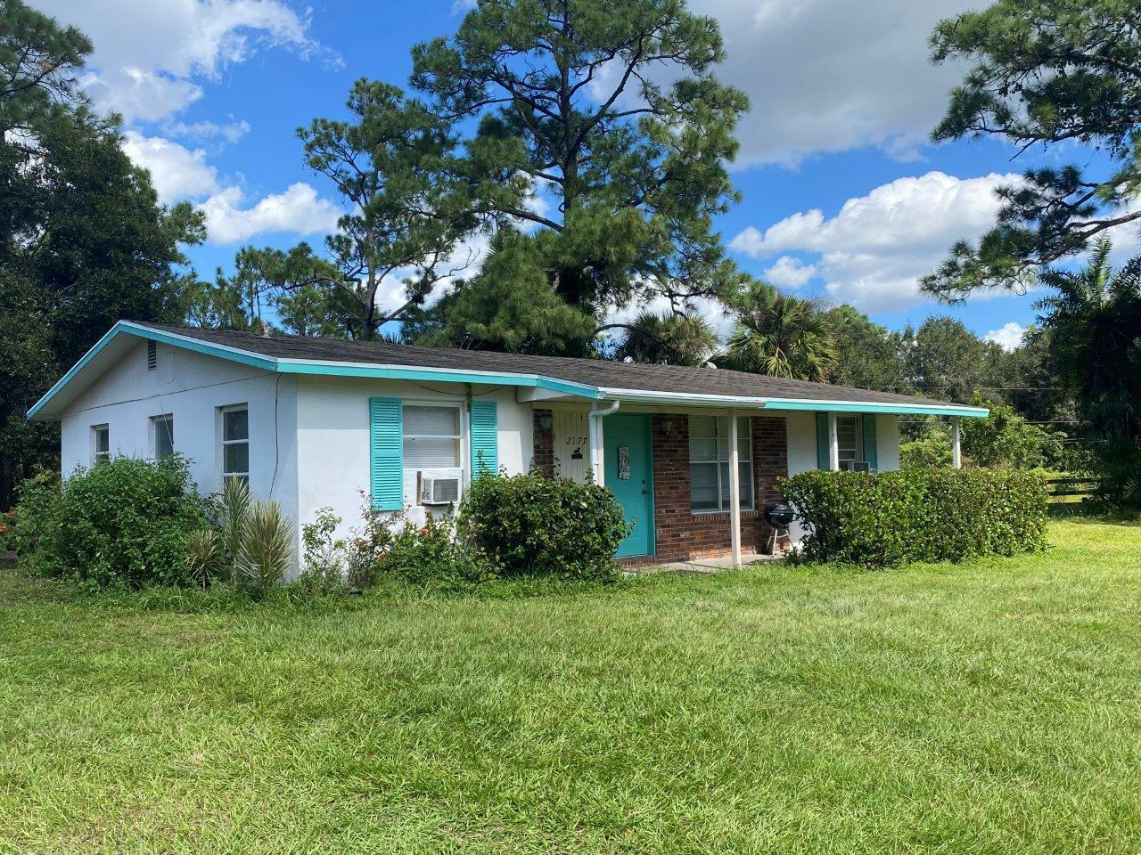 Property Photo: 2141 B Road Cottage FL 33470