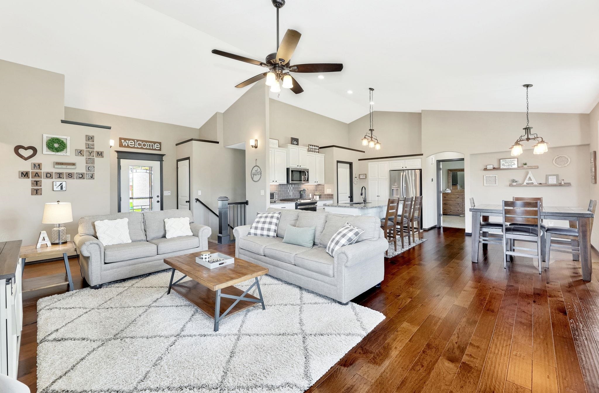Property Photo: 1130 N Lake Ridge Ct KS 67037