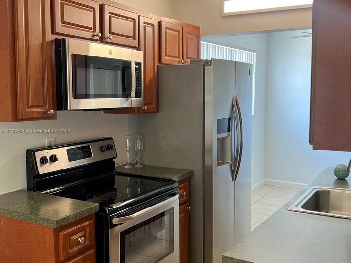 1100 NE 1st Ct 318  Hallandale Beach FL 33009 photo