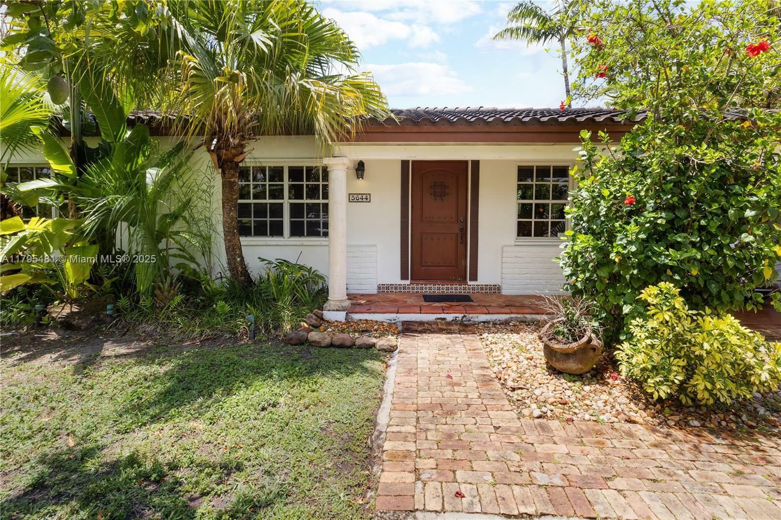Property Photo: 5644 SW 69th Ave FL 33143
