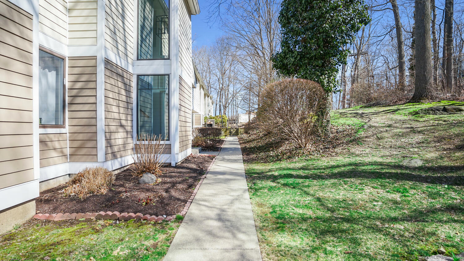 Property Photo:  20 Keeler Close 20  CT 06877 