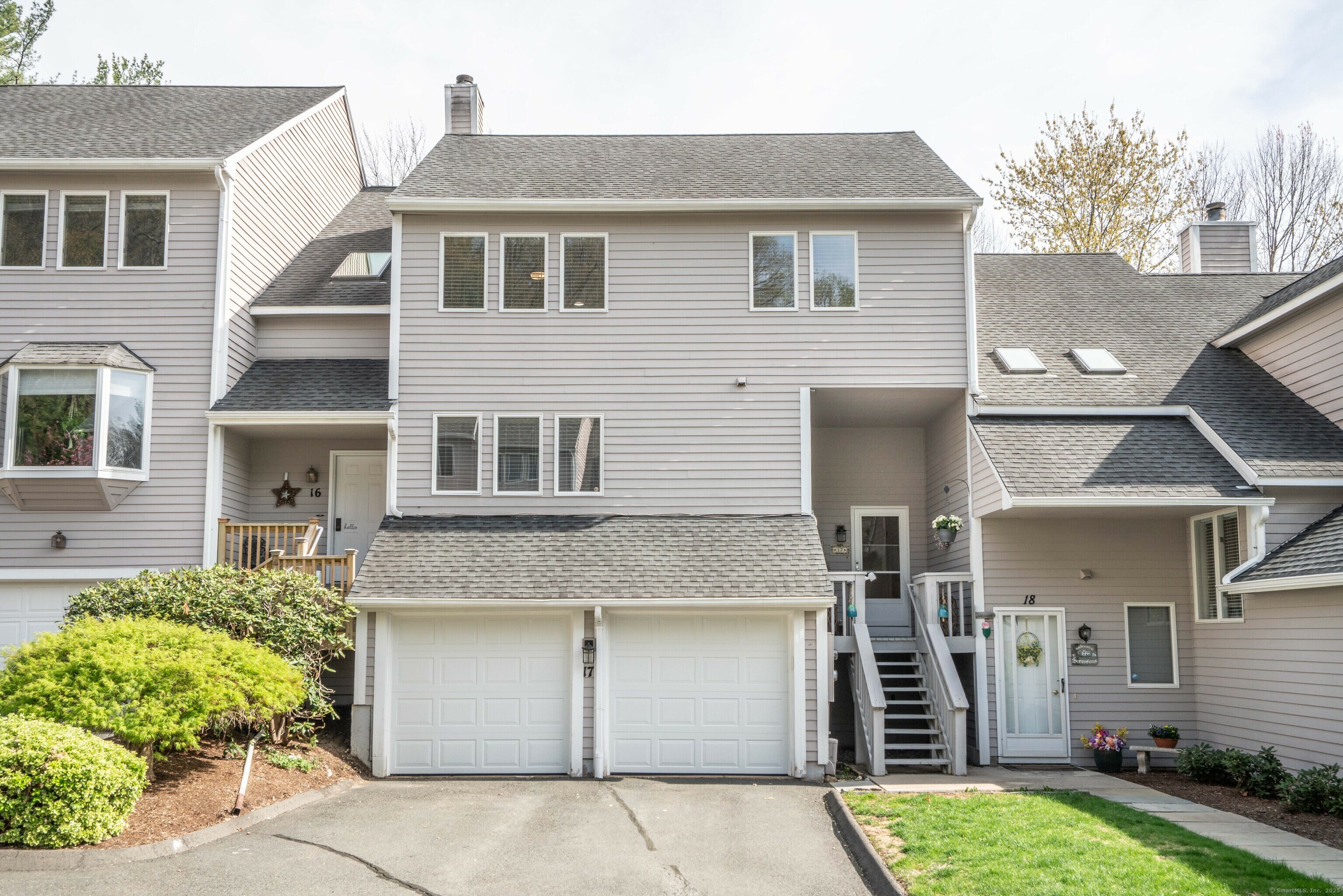 Property Photo: 17 Brookview Circle 17 CT 06019