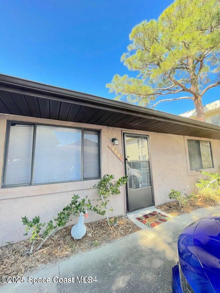 Property Photo: 1206 Shady Pines Lane FL 32796