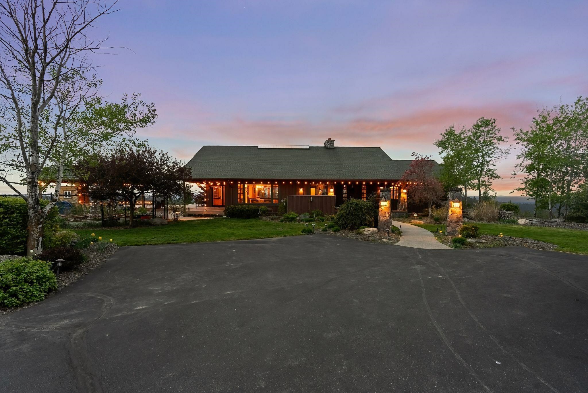 Property Photo: 3906 W Crandall Ln WA 99208