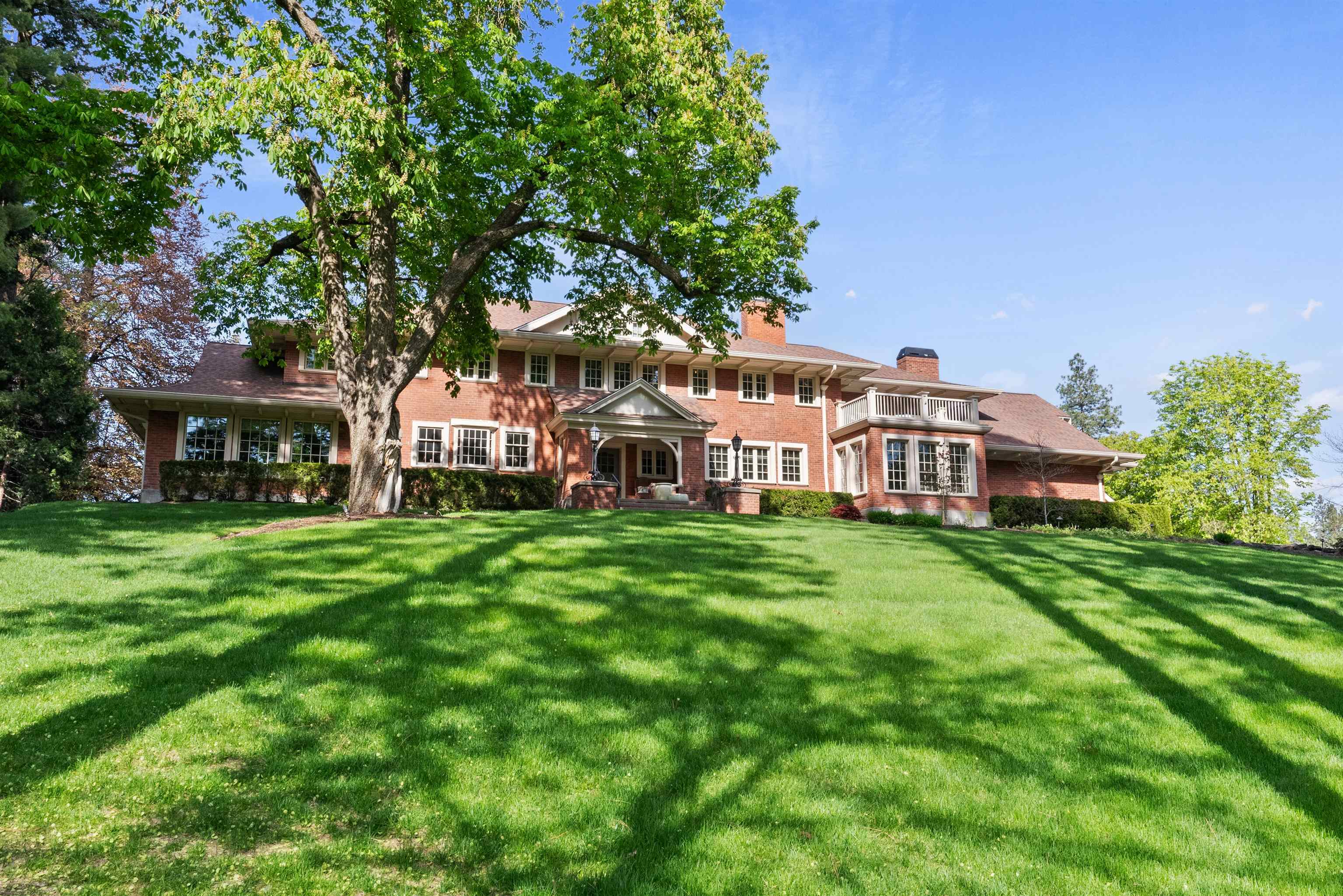 Property Photo: 615 E 16th Ave WA 99203