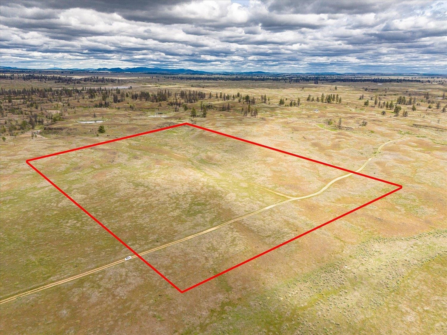 Property Photo: 26405 Lone Pine E Rd WA 99122