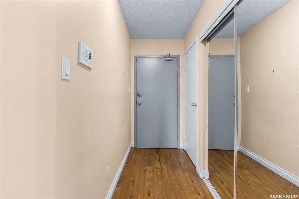 Property Photo: 522 X Avenue S 304 SK S7M 4X9
