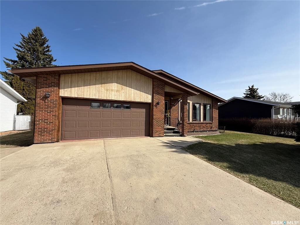 Property Photo: 8 McBain Avenue SK S0C 2H0