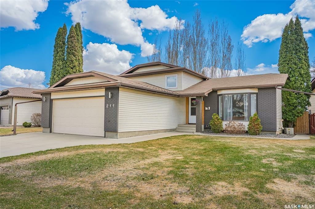 Property Photo: 211 Brightsand Way SK S7J 4Y2