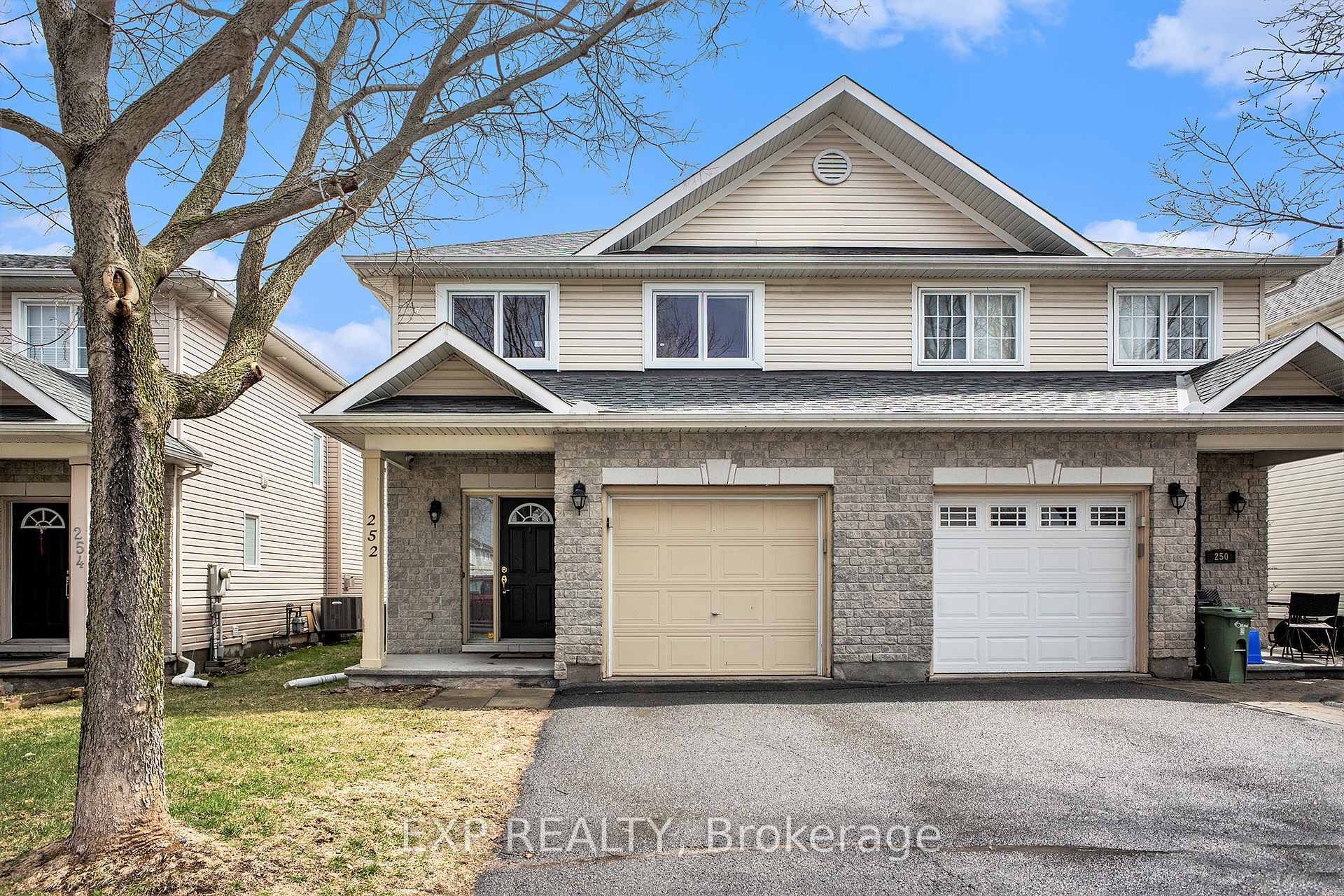 252 Deerfox Drive  Barrhaven ON K2J 4Z2 photo