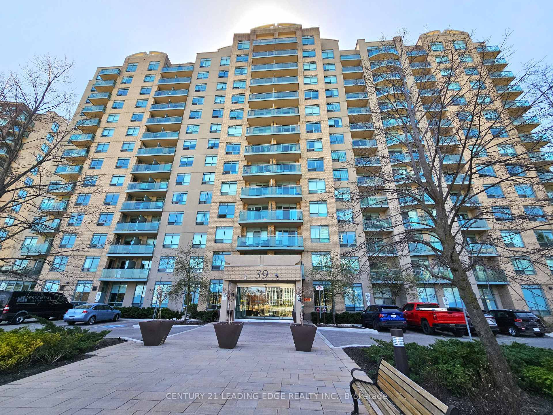 Photo de la propriété: 39 Oneida Crescent 307 ON L4B 4T9