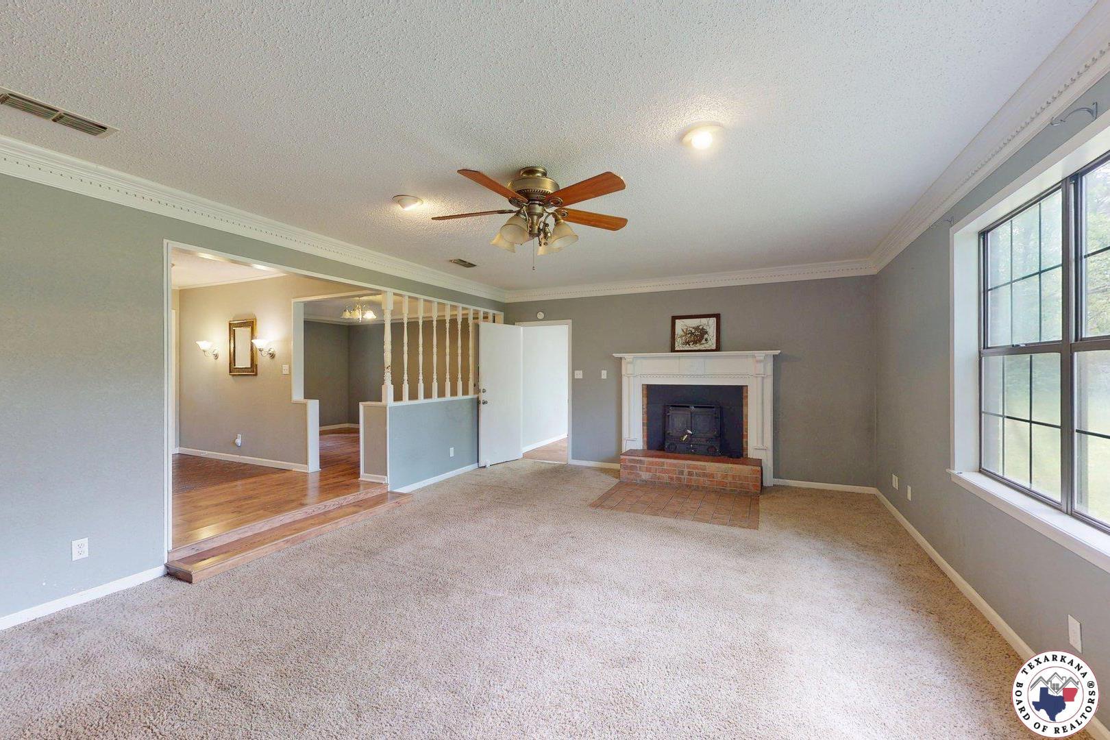 Property Photo: 203 Chickasaw Cir TX 75551