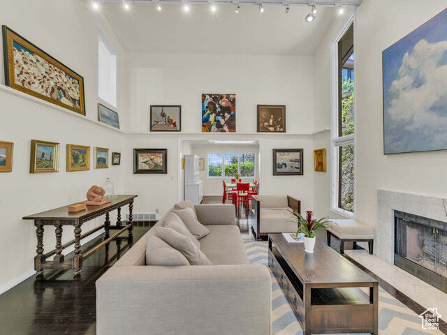 Property Photo: 799 Northpoint Ct UT 84103