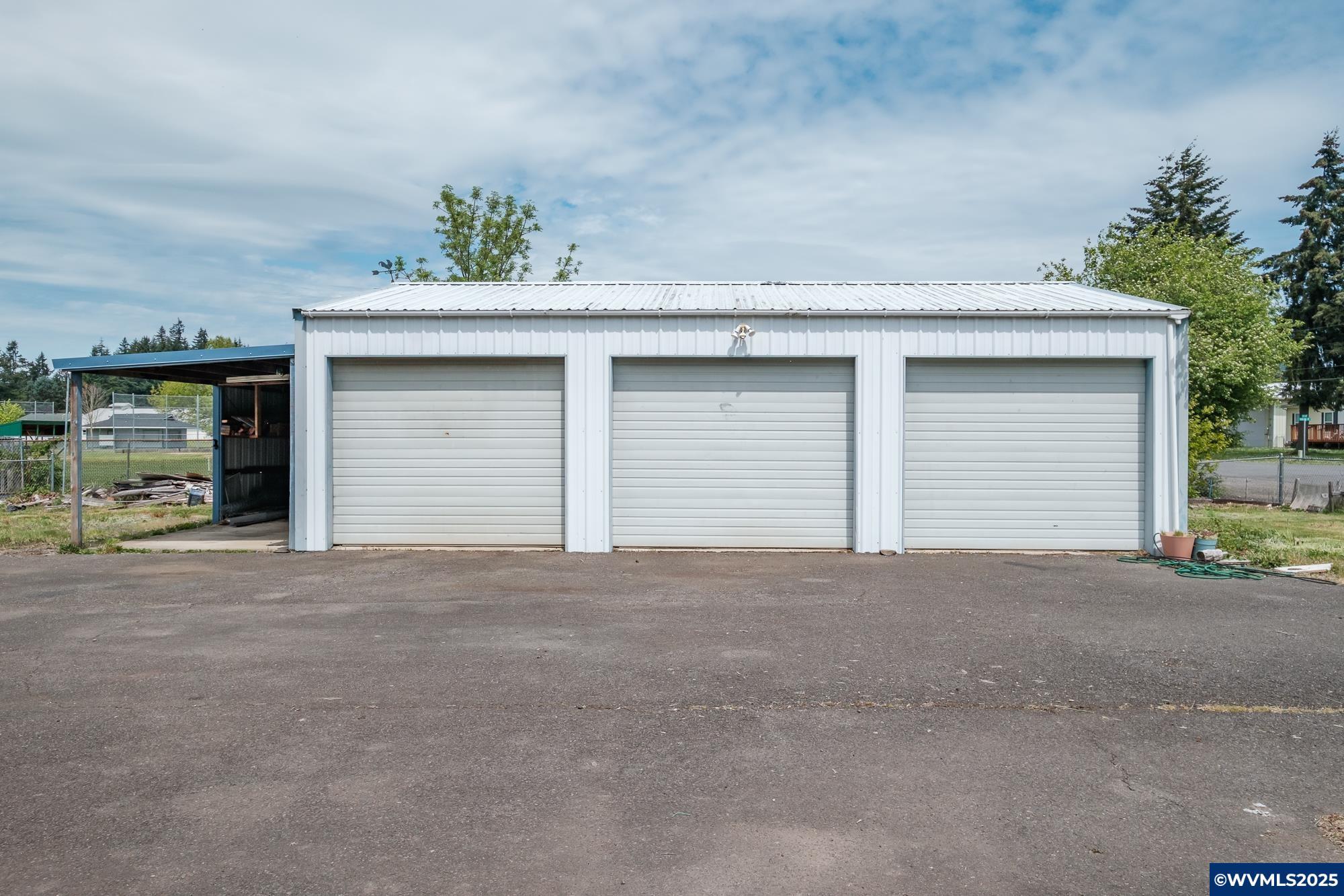 Property Photo: 3472 Juniper St OR 97386