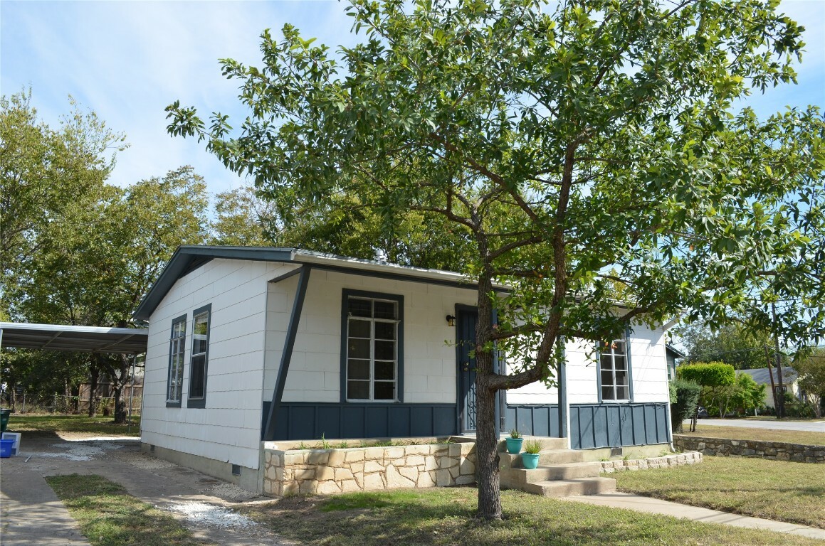 Property Photo: 4704 Wally Avenue TX 78721
