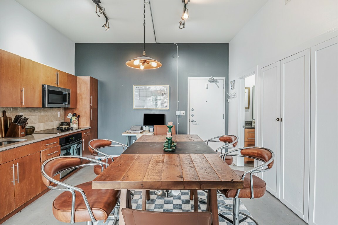 Property Photo: 2235 E 6th Street 302 TX 78702