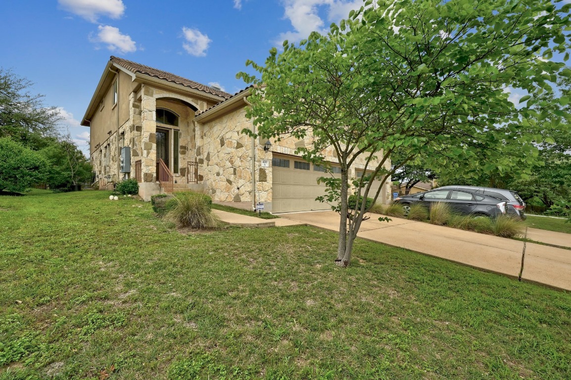 Property Photo: 400 Hummingbird Lane A TX 78734