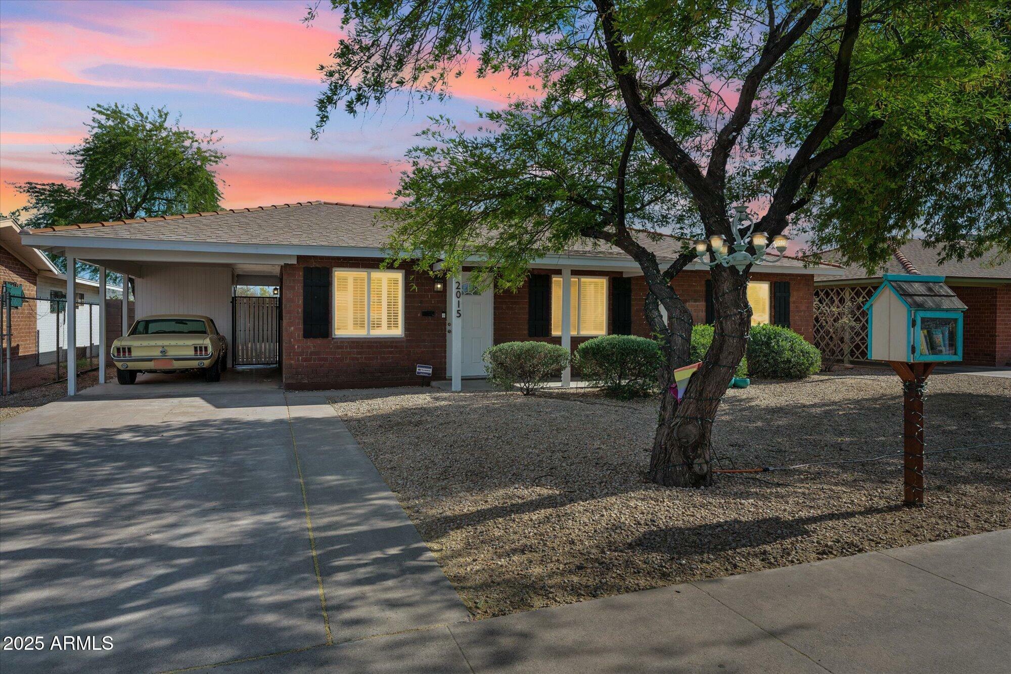 2015 W Weldon Avenue  Phoenix AZ 85015 photo