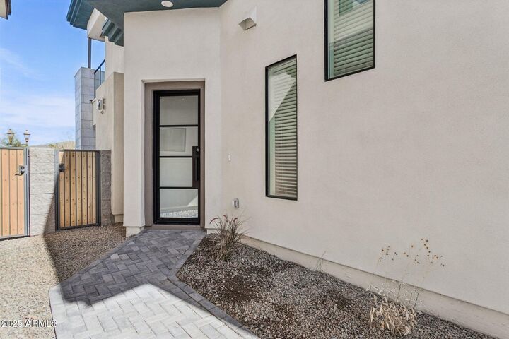 Property Photo: 1 Easy Street 5 AZ 85377