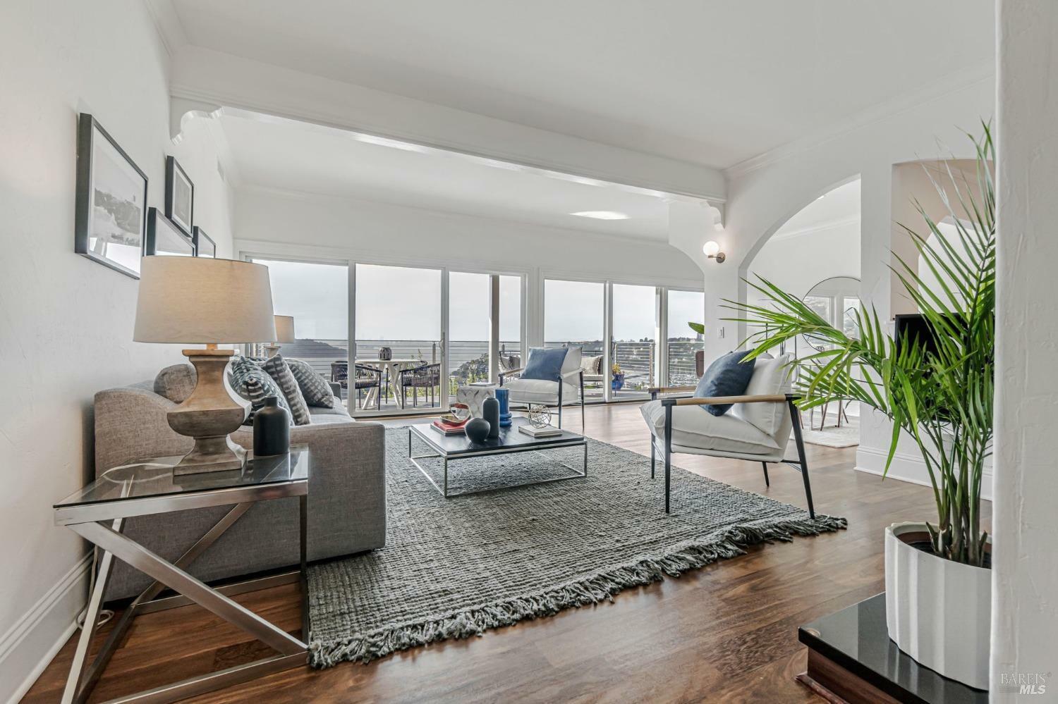 Property Photo: 5 Corinthian Court 11 CA 94920