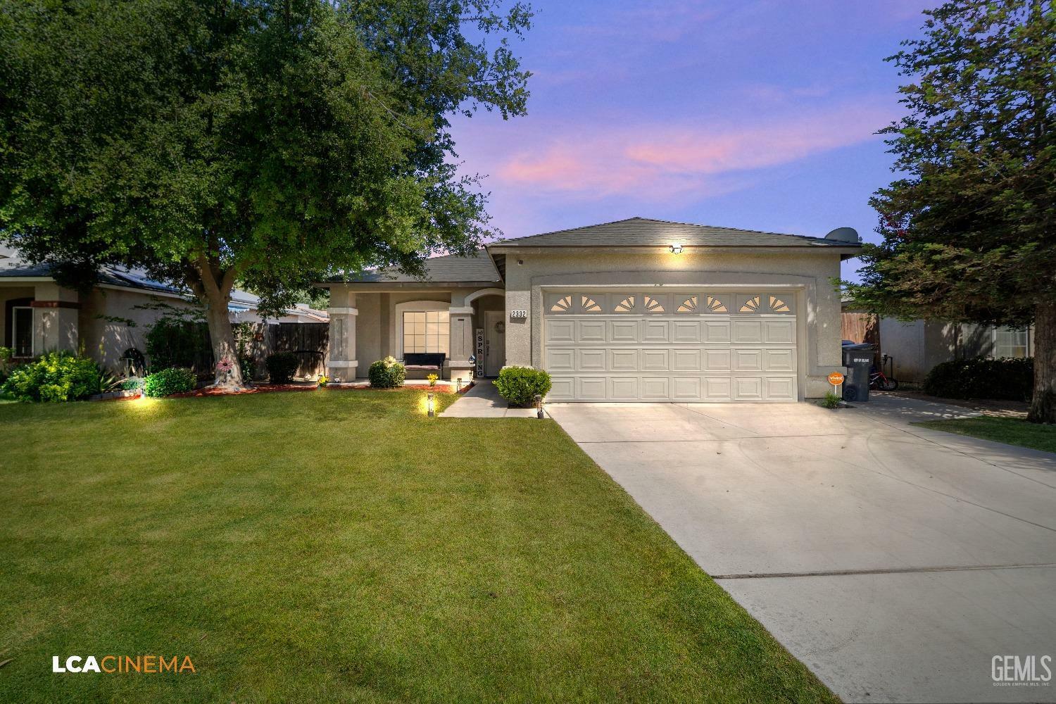 Property Photo: 2332 Corte Vallejo CA 93215