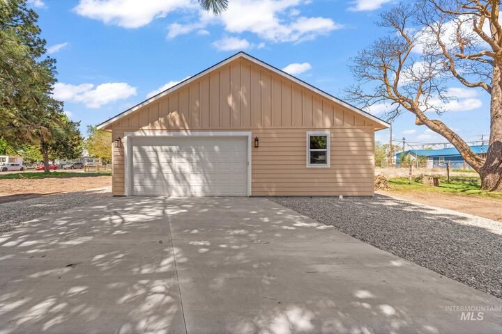 Property Photo:  780 S 3rd W St  ID 83647