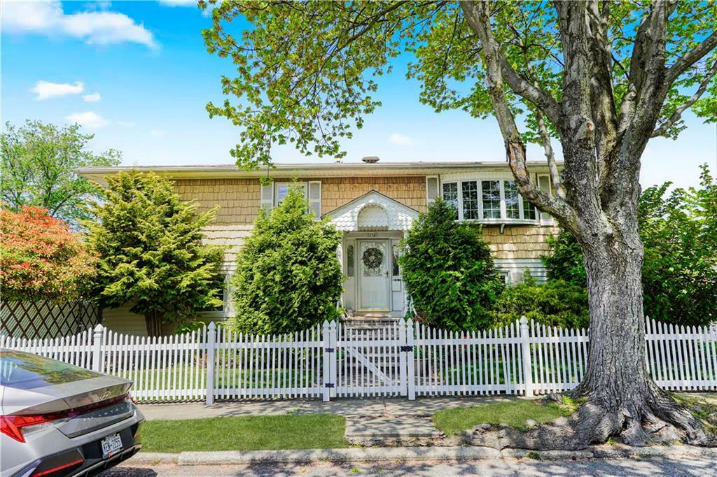 Property Photo: 134 Greaves Avenue NY 10305