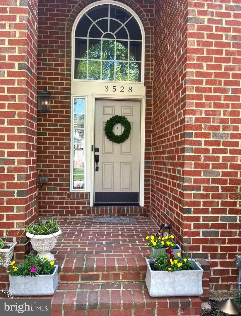 Property Photo: 3528 Schuerman House Drive VA 22031