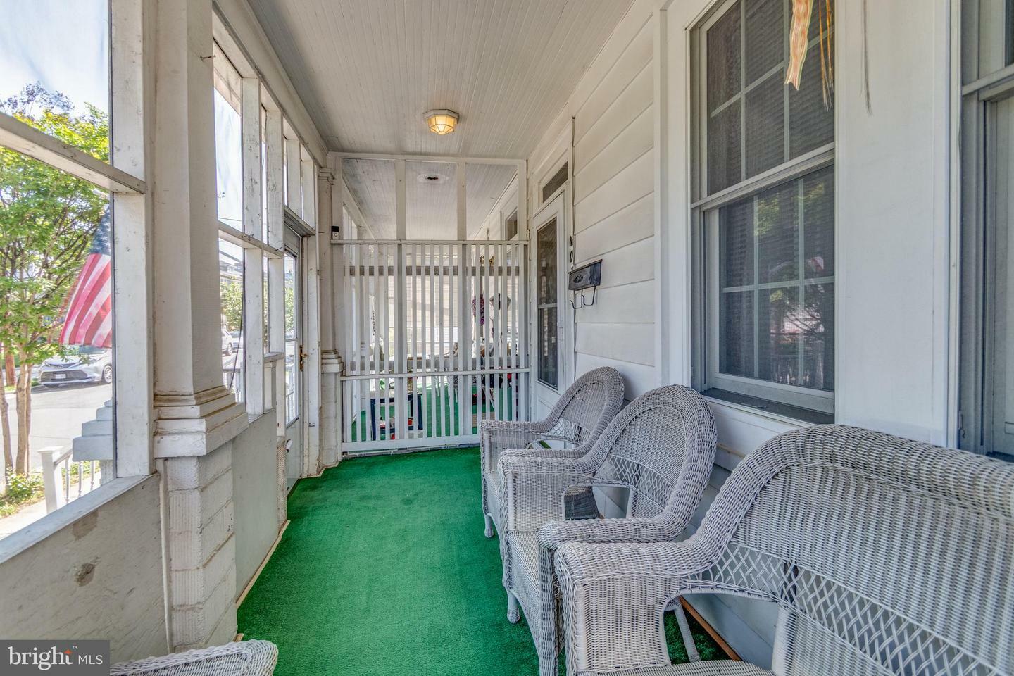Property Photo: 403 Hume Avenue VA 22301