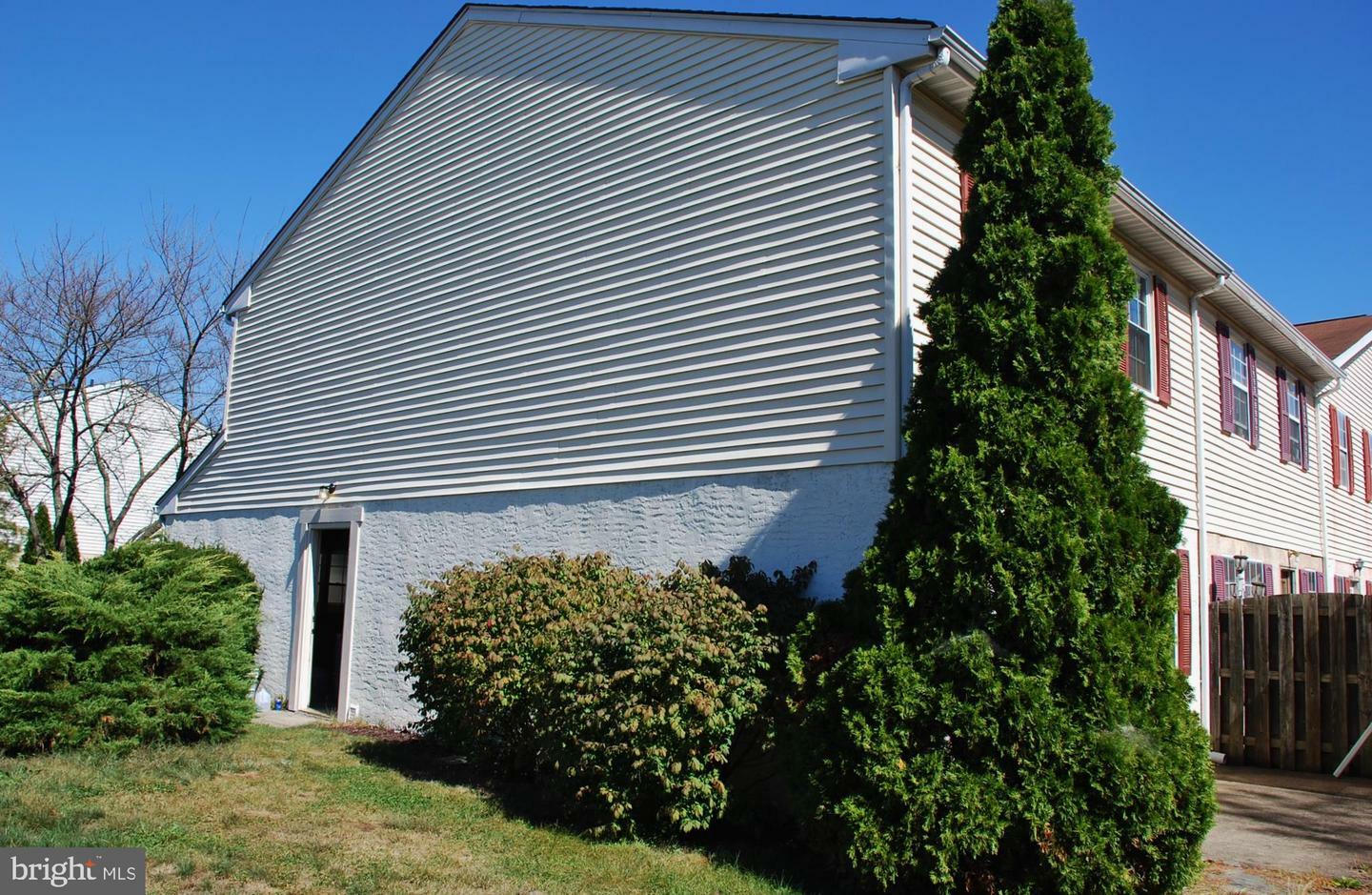 Property Photo: 49 Ivy Court PA 18951