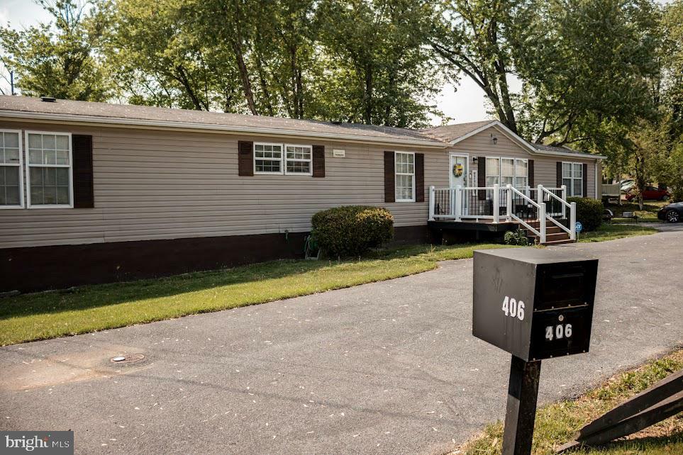 Property Photo: 406 Jenny Wren Drive WV 25404