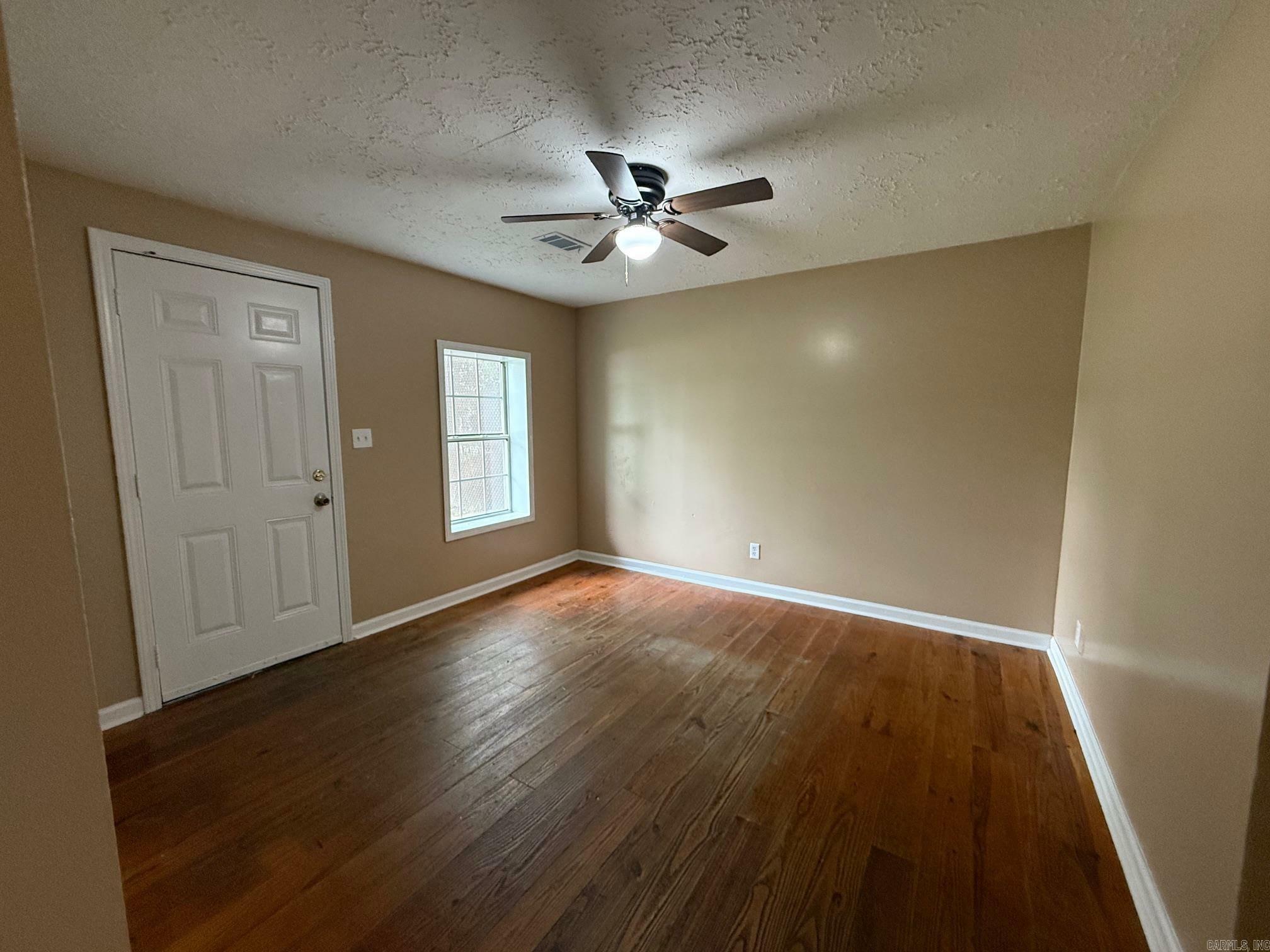 Property Photo: 402 S 14th Avenue AR 72450