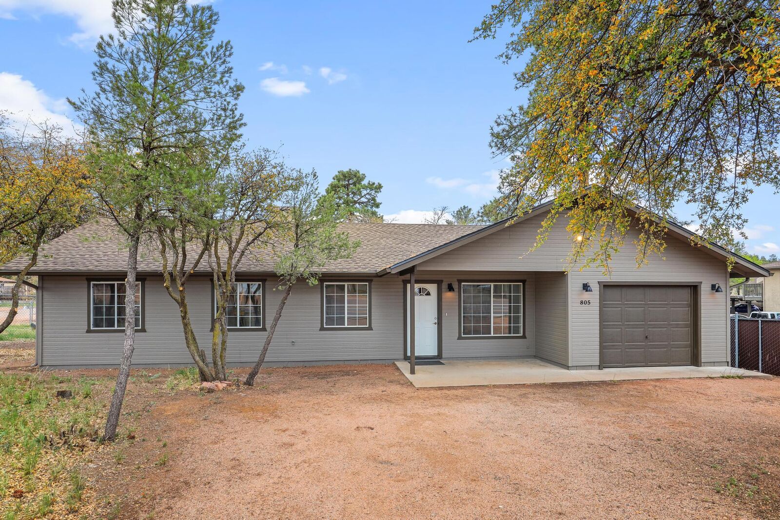 Property Photo: 805 E Frontier Street AZ 85541