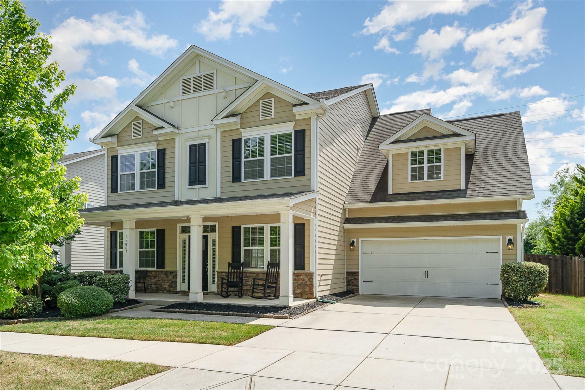 Property Photo: 15807 Foreleigh Road NC 28078