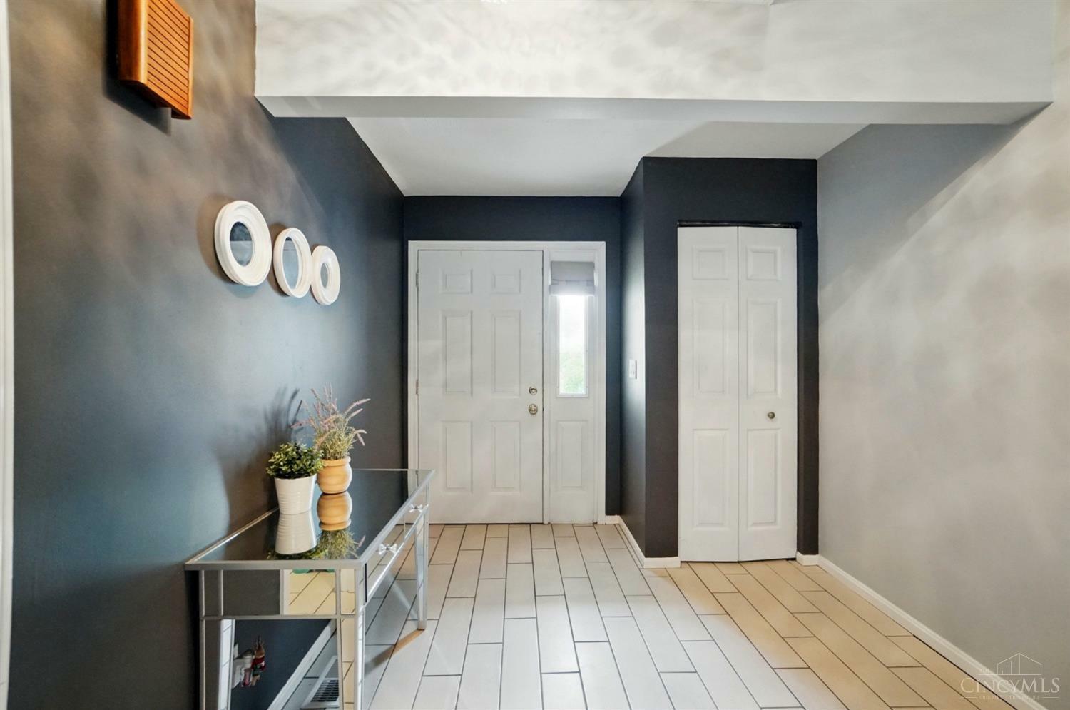 Property Photo: 1305 Ebenezer Road OH 45233